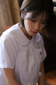 楼上的小女孩